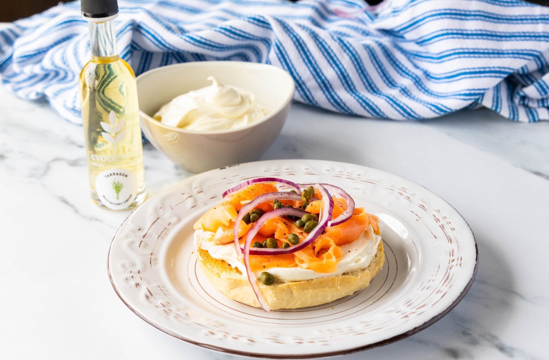 Smoked Salmon Bagels with Tarragon Balsamic Cream Cheese – Evoolution